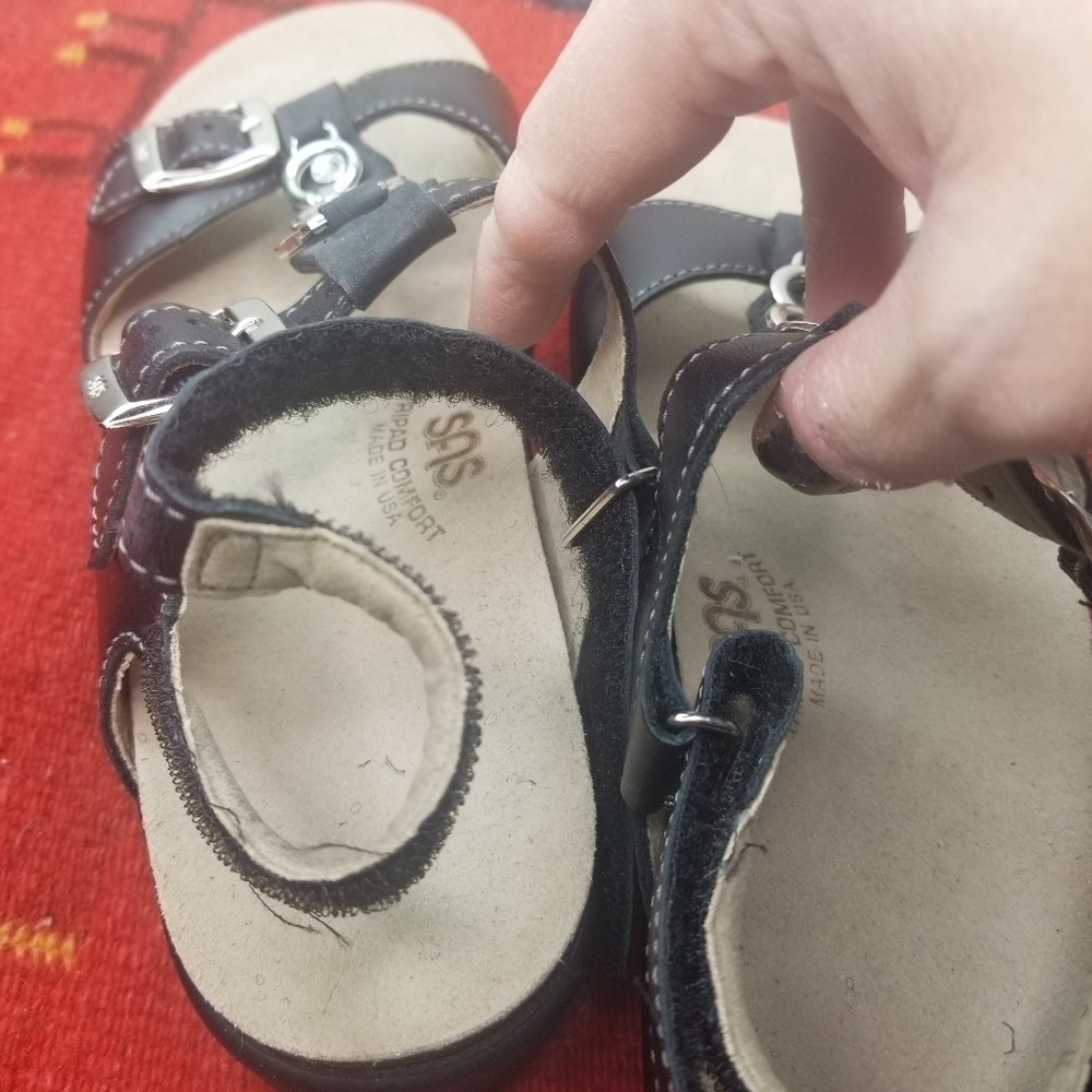 SAS Captiva black leather bling t strape sandals - Picture 3 of 11